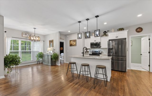 1820 River Rd, Clarksville, TN 37040