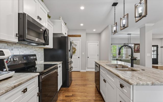 1820 River Rd, Clarksville, TN 37040