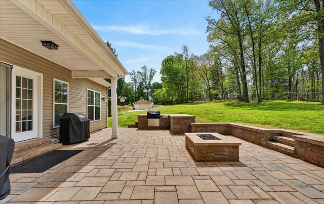 1820 River Rd, Clarksville, TN 37040