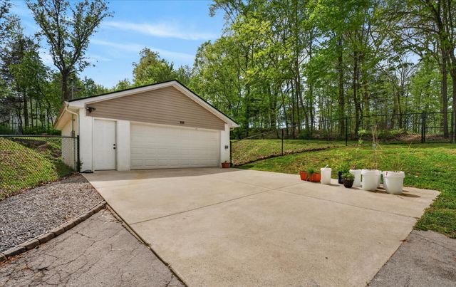 1820 River Rd, Clarksville, TN 37040