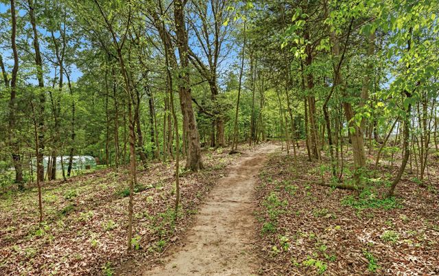1820 River Rd, Clarksville, TN 37040