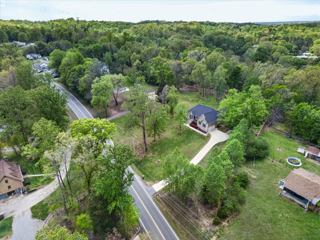 1820 River Rd, Clarksville, TN 37040