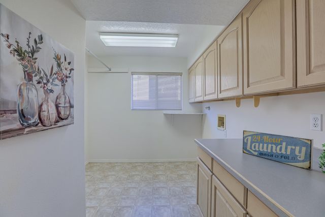 8417 S Sandoval Street NE, Albuquerque, NM 87122