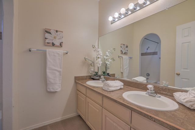 8417 S Sandoval Street NE, Albuquerque, NM 87122