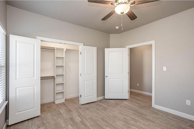 913 Valley Oaks Lane, Centerton, AR 72719