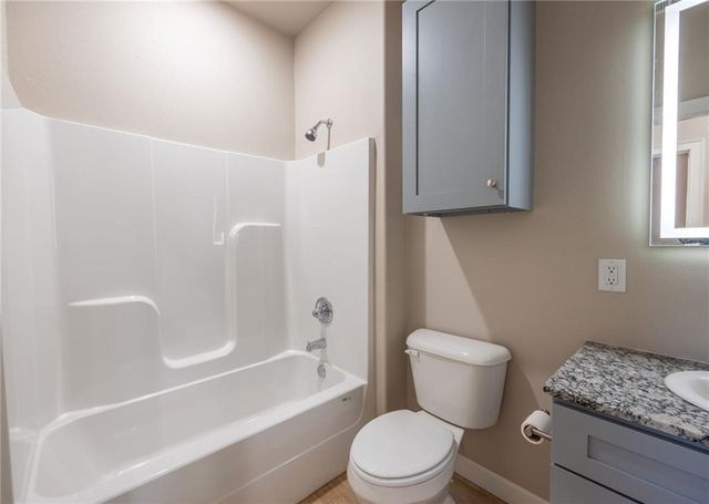 913 Valley Oaks Lane, Centerton, AR 72719