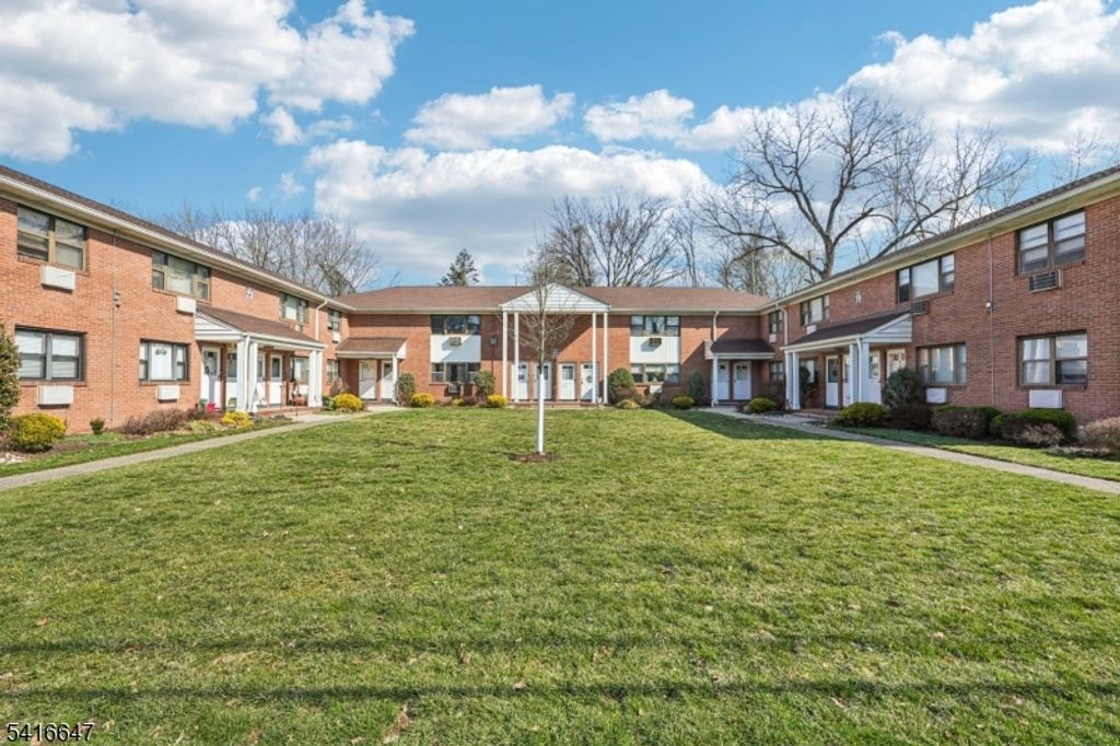 21 Colonial Dr, Little Falls Twp., NJ 07424