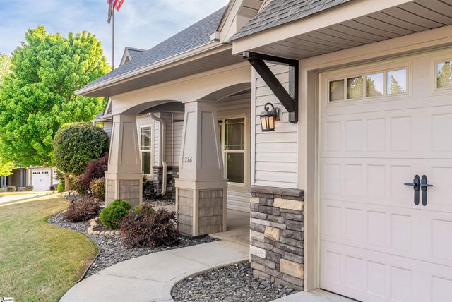 226 Brenleigh Court, Simpsonville, SC 29680