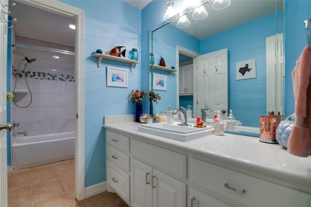 1202 Sunset Drive, Dickinson, TX 77539