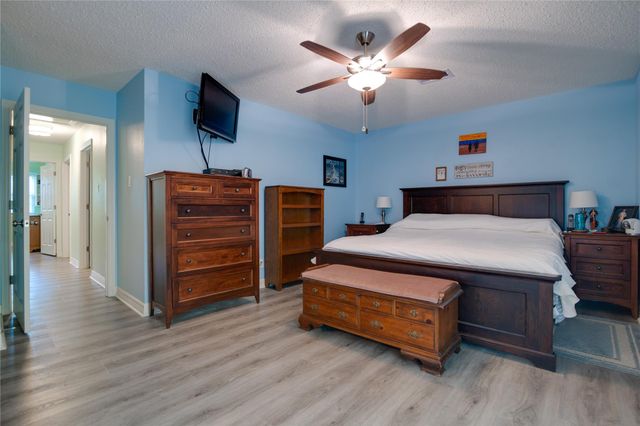 1202 Sunset Drive, Dickinson, TX 77539