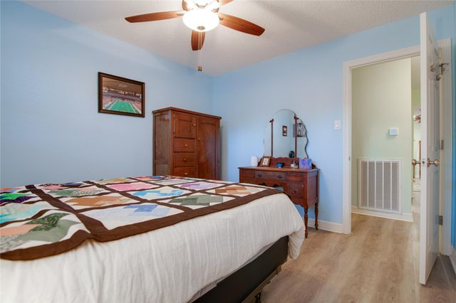 1202 Sunset Drive, Dickinson, TX 77539