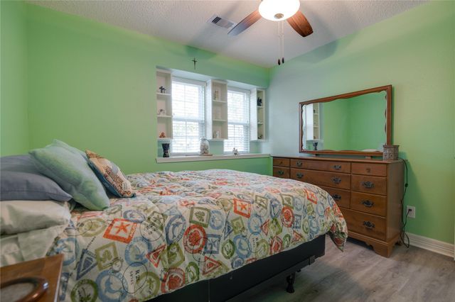 1202 Sunset Drive, Dickinson, TX 77539