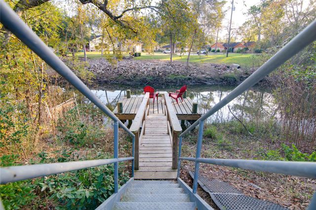 1202 Sunset Drive, Dickinson, TX 77539