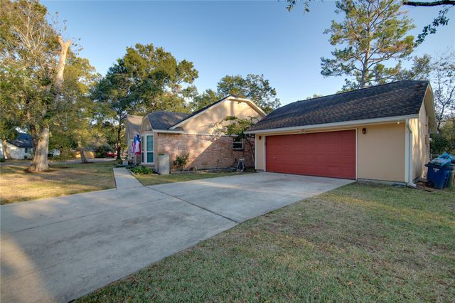 1202 Sunset Drive, Dickinson, TX 77539
