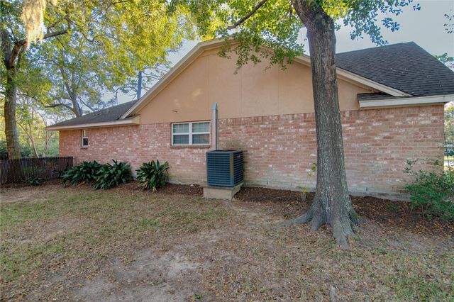 1202 Sunset Drive, Dickinson, TX 77539