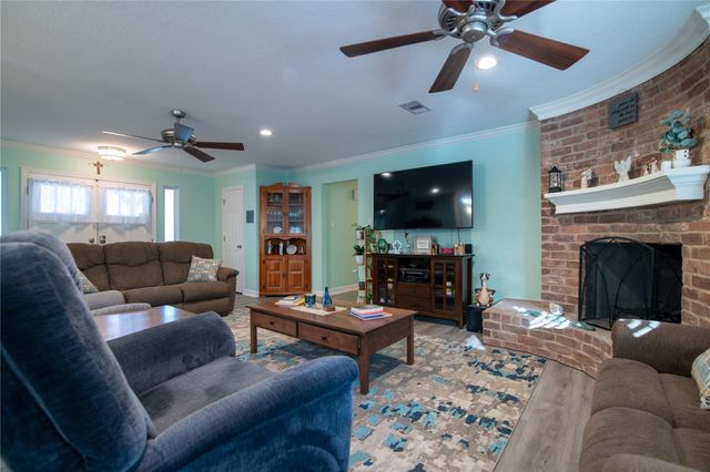 1202 Sunset Drive, Dickinson, TX 77539