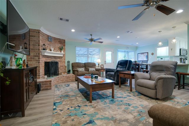 1202 Sunset Drive, Dickinson, TX 77539