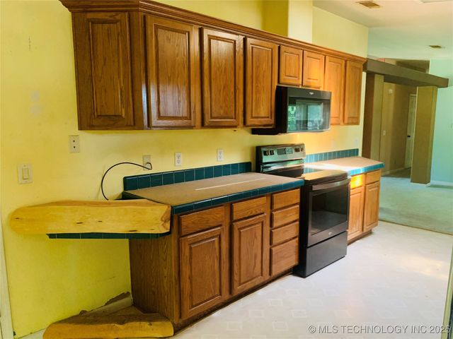 171 Homestead Drive, Canadian, OK 74425