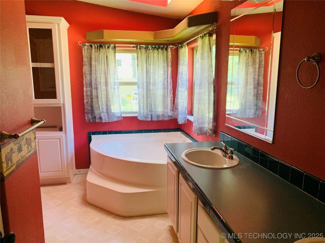 171 Homestead Drive, Canadian, OK 74425