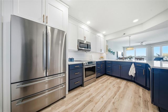 8021 SAILBOAT KEY BOULEVARD S 403, St Pete Beach, FL 33707