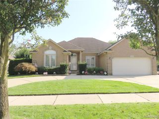 21272 Clearview Drive, Macomb, MI 48044