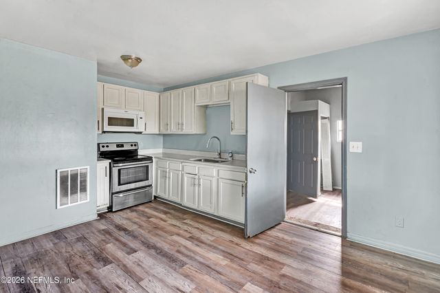 8308 HARE Avenue, Jacksonville, FL 32211