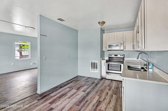 8308 HARE Avenue, Jacksonville, FL 32211