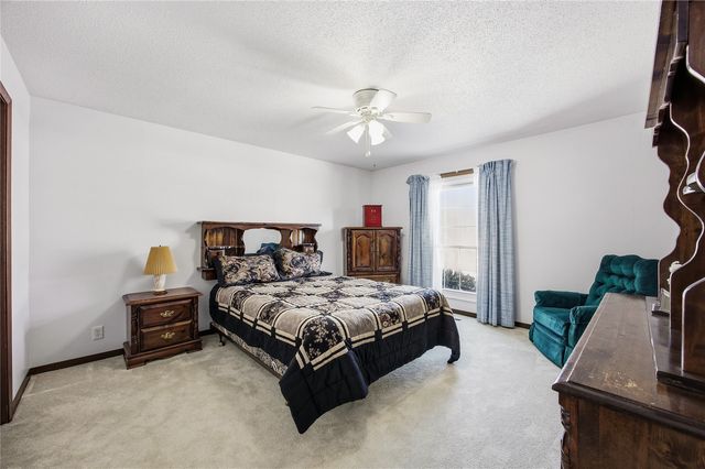 4127 Lexington Drive NE B, Cedar Rapids, IA 52402