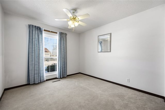 4127 Lexington Drive NE B, Cedar Rapids, IA 52402