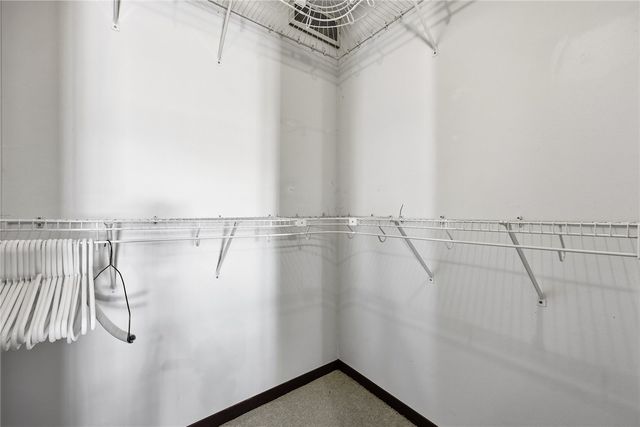 4127 Lexington Drive NE B, Cedar Rapids, IA 52402