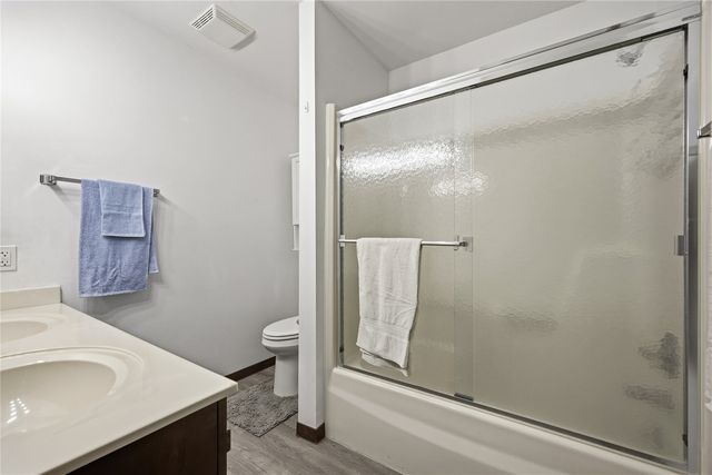 4127 Lexington Drive NE B, Cedar Rapids, IA 52402