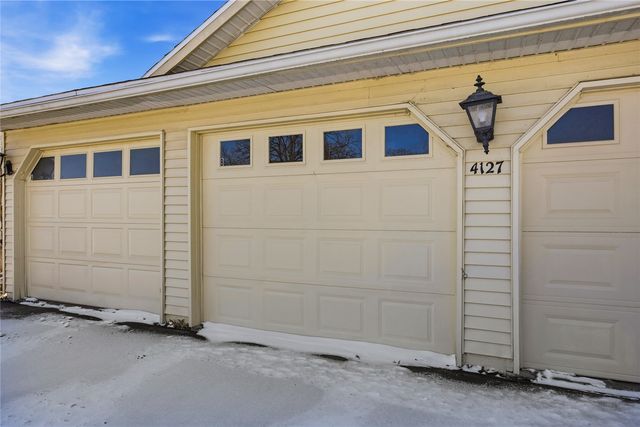 4127 Lexington Drive NE B, Cedar Rapids, IA 52402