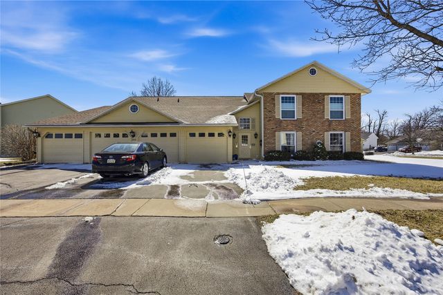 4127 Lexington Drive NE B, Cedar Rapids, IA 52402