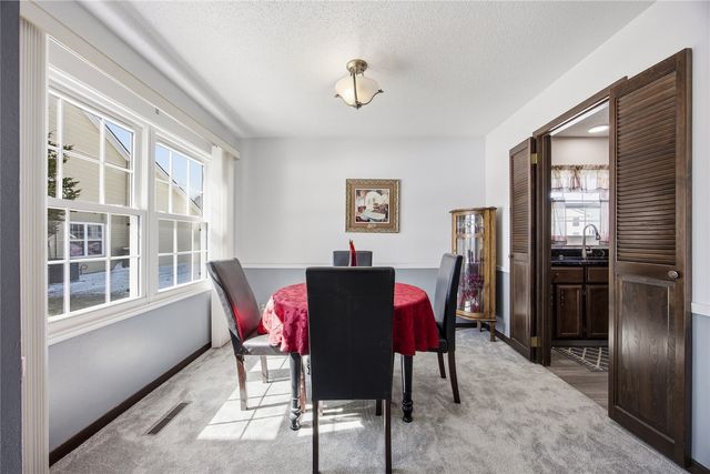 4127 Lexington Drive NE B, Cedar Rapids, IA 52402