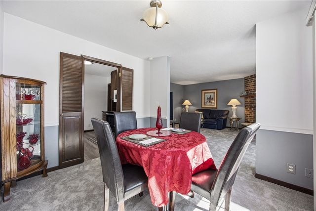 4127 Lexington Drive NE B, Cedar Rapids, IA 52402