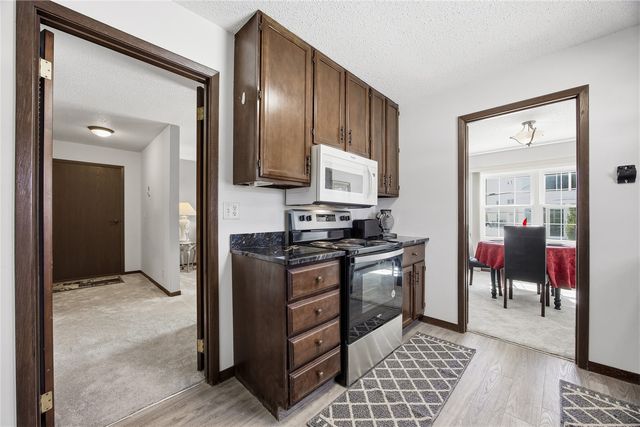 4127 Lexington Drive NE B, Cedar Rapids, IA 52402