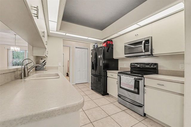 8511 SIAMANG COURT, New Port Richey, FL 34653