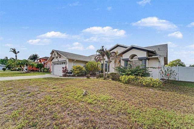8511 SIAMANG COURT, New Port Richey, FL 34653