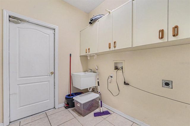 8511 SIAMANG COURT, New Port Richey, FL 34653
