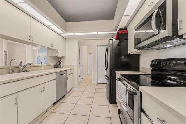 8511 SIAMANG COURT, New Port Richey, FL 34653