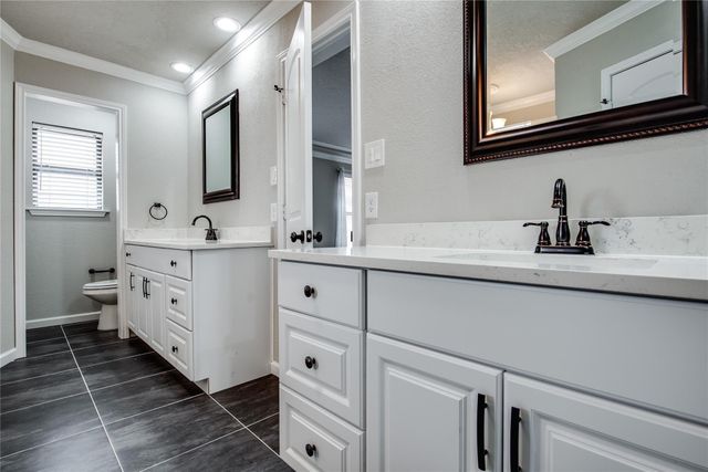 8966 Hialeah Circle S, North Richland Hills, TX 76182