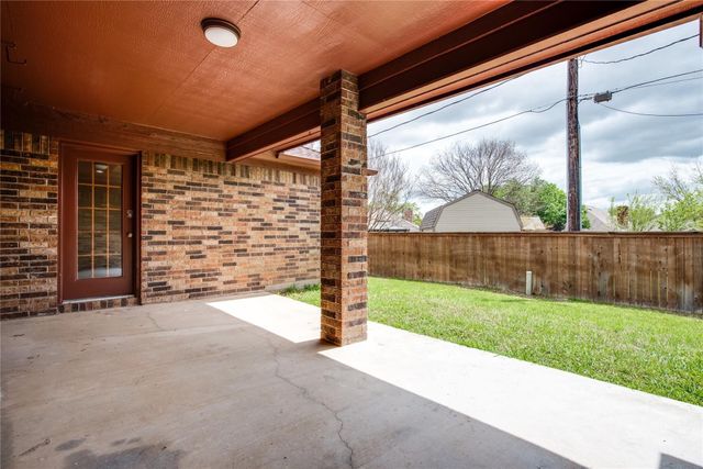 8966 Hialeah Circle S, North Richland Hills, TX 76182