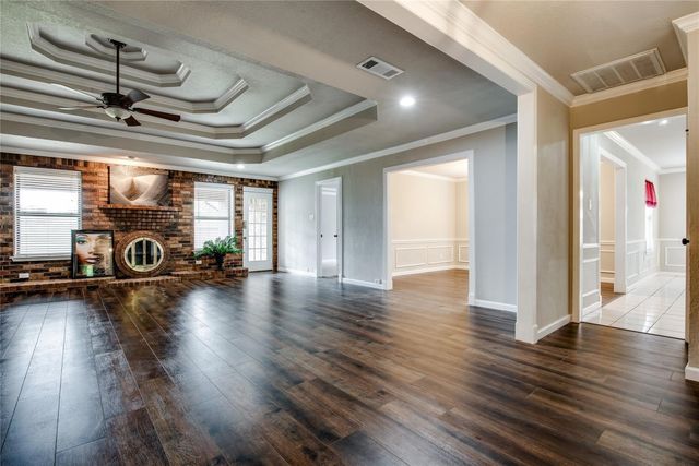 8966 Hialeah Circle S, North Richland Hills, TX 76182