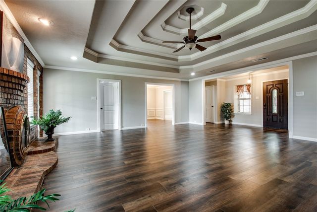 8966 Hialeah Circle S, North Richland Hills, TX 76182