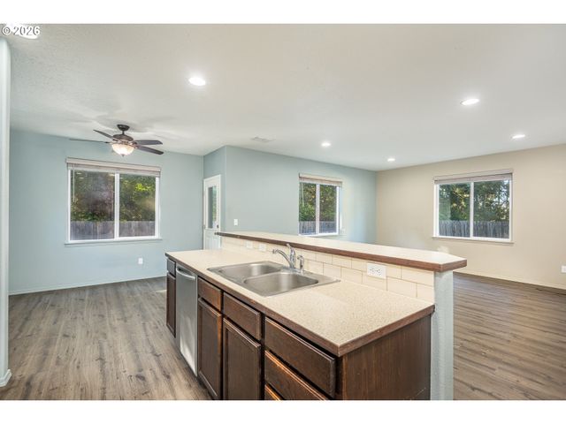 87741 RENDEZVOUS Loop, Veneta, OR 97487