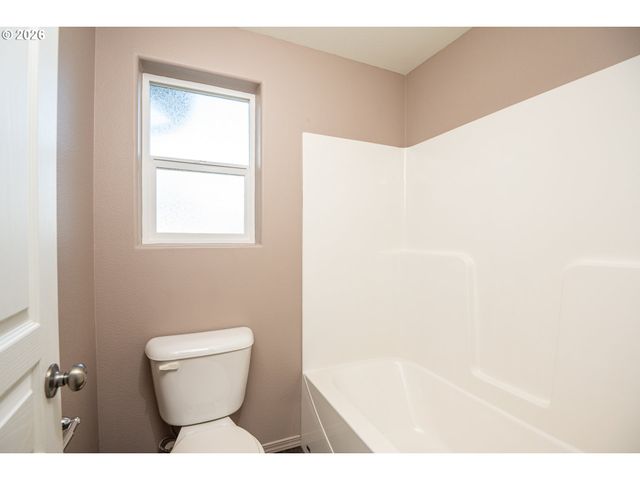 87741 RENDEZVOUS Loop, Veneta, OR 97487