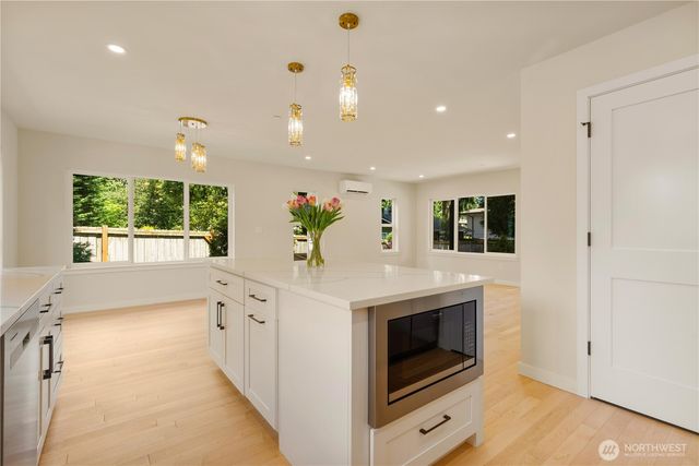 12644 NE 80th Street, Kirkland, WA 98033