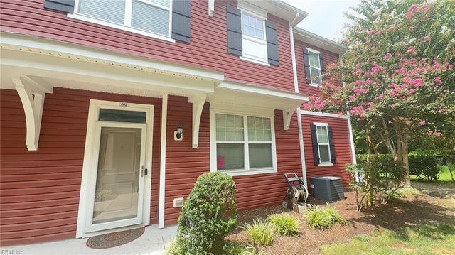 662 Lacy Oak DR, Chesapeake, VA 23320