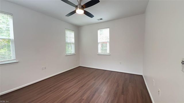 662 Lacy Oak DR, Chesapeake, VA 23320