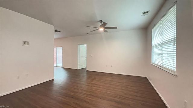 662 Lacy Oak DR, Chesapeake, VA 23320
